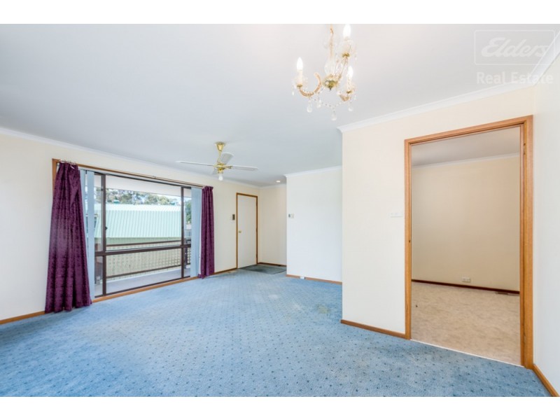 25 Lochiel Street, Karabar NSW 2620