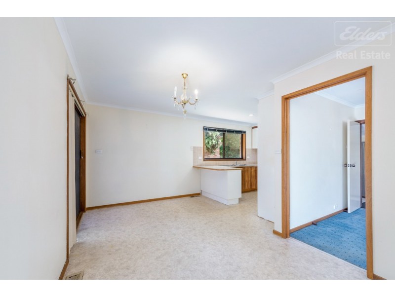 25 Lochiel Street, Karabar NSW 2620