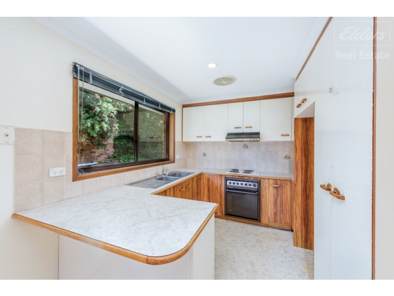 25 Lochiel Street, Karabar NSW 2620
