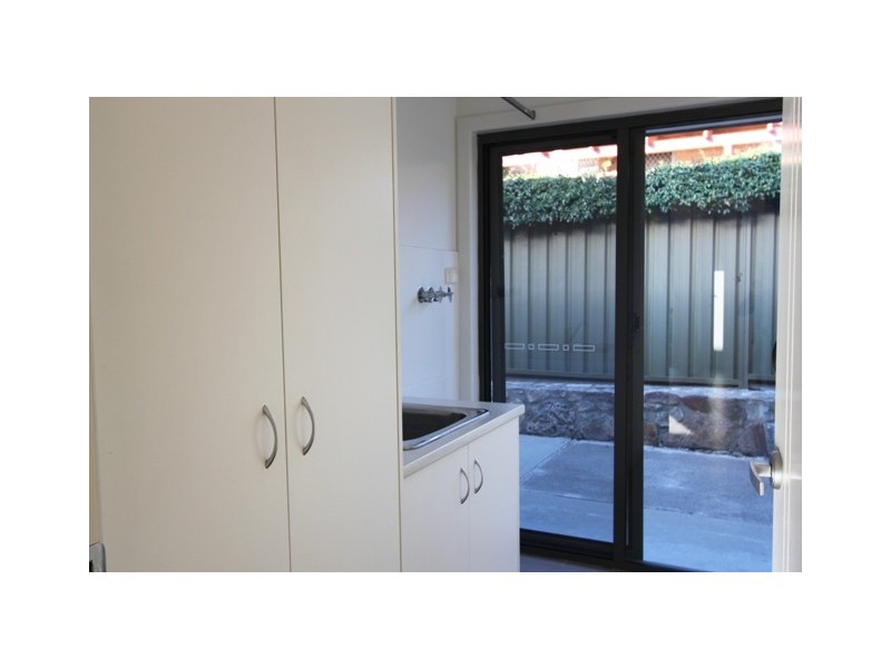 2/8-10 Ernest Street, Queanbeyan NSW 2620