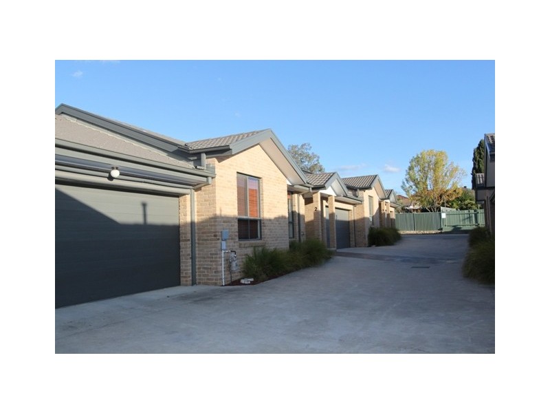 2/8-10 Ernest Street, Queanbeyan NSW 2620