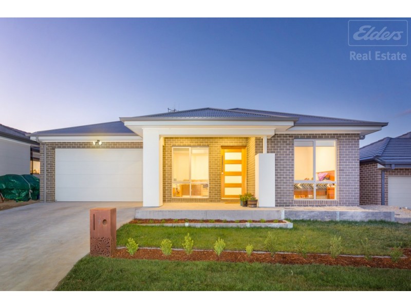 7 Nano Street, Googong NSW 2620