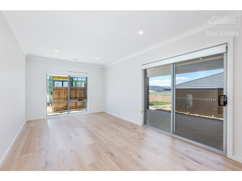 7 Nano Street, Googong NSW 2620