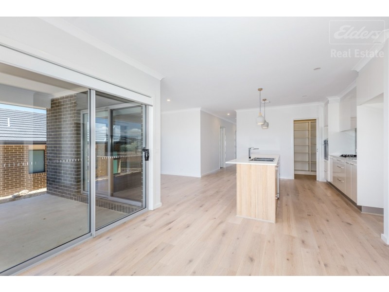 7 Nano Street, Googong NSW 2620