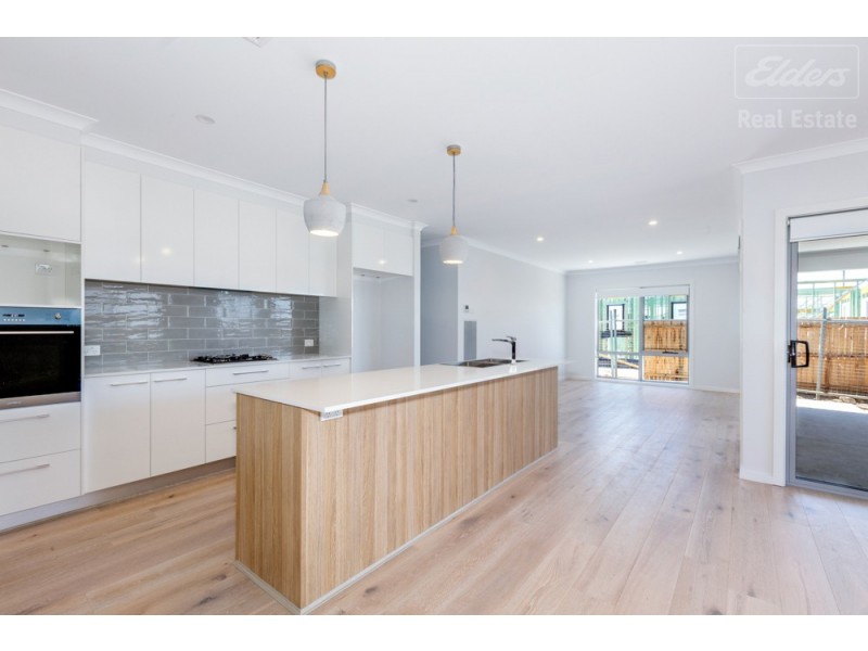 7 Nano Street, Googong NSW 2620