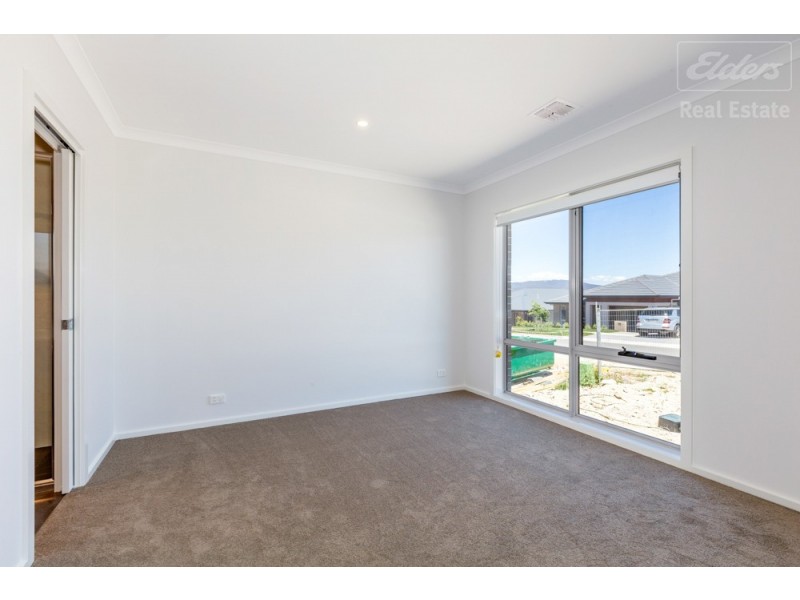 7 Nano Street, Googong NSW 2620