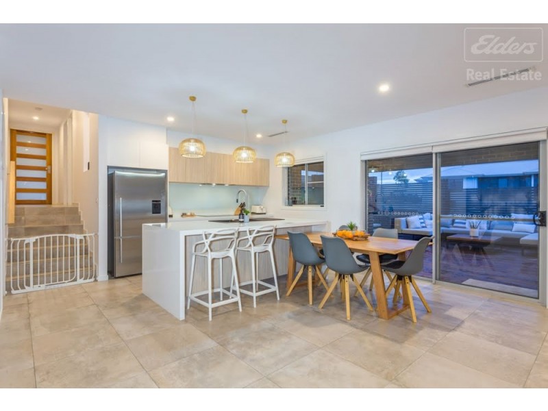8 Aitken Street, Googong NSW 2620