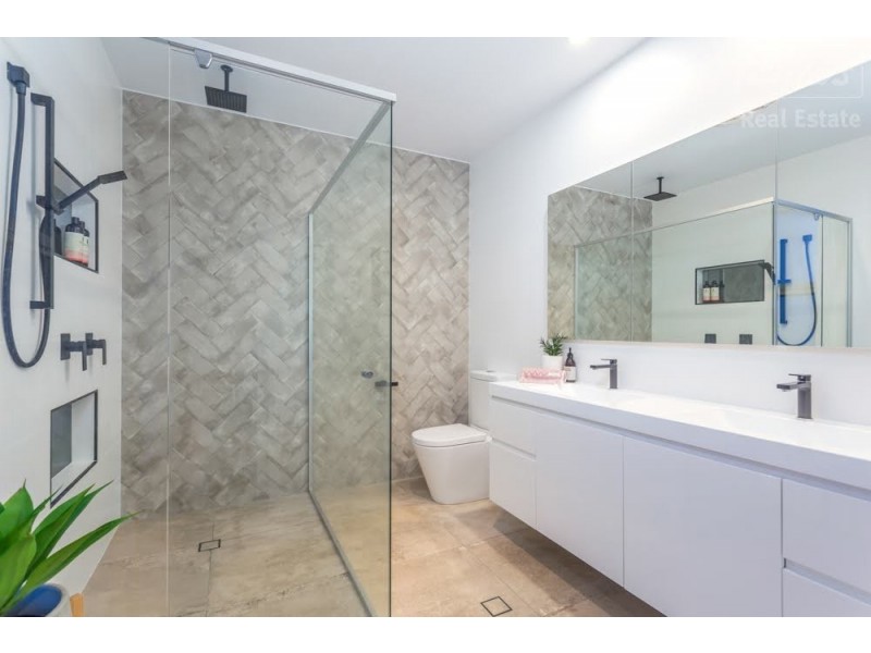 8 Aitken Street, Googong NSW 2620