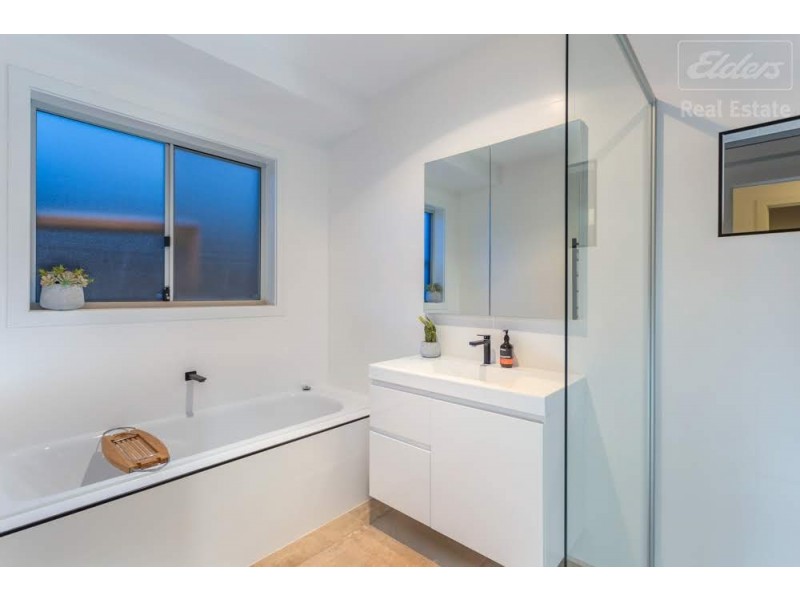 8 Aitken Street, Googong NSW 2620