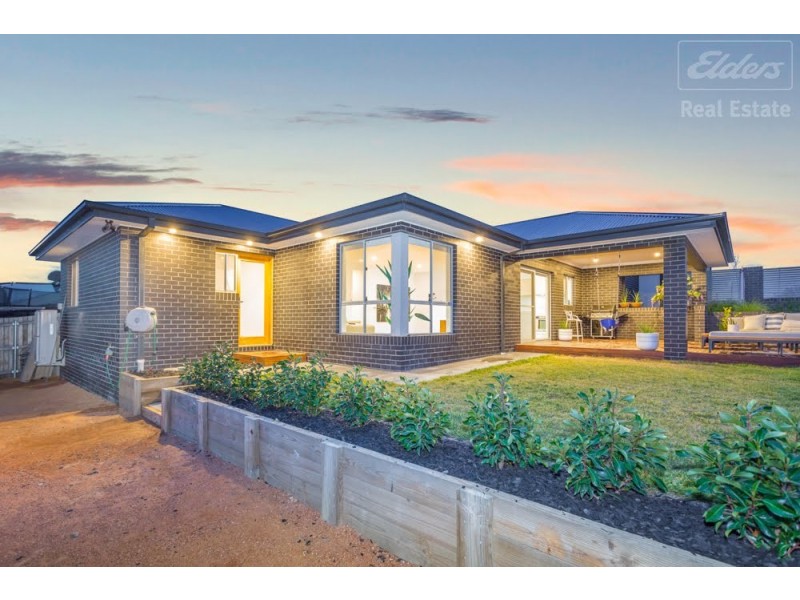 8 Aitken Street, Googong NSW 2620