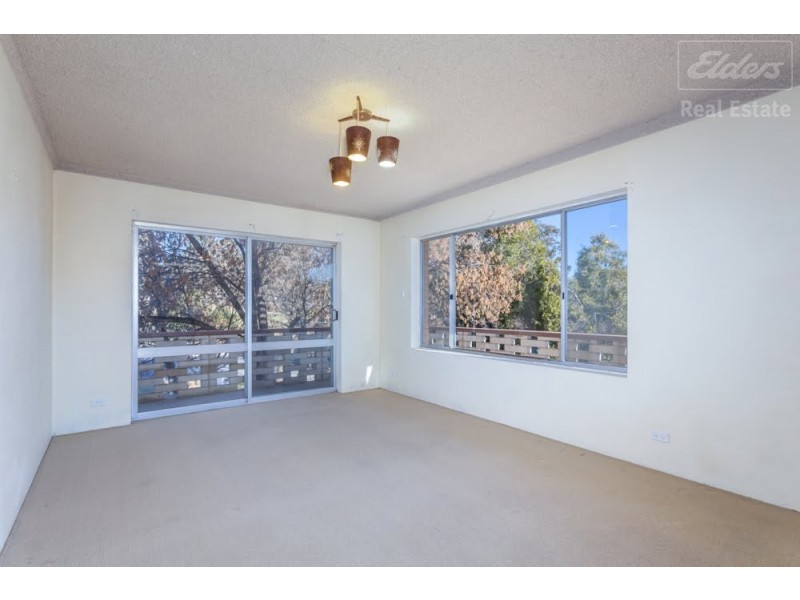 2/2 Booth Street, Queanbeyan East NSW 2620