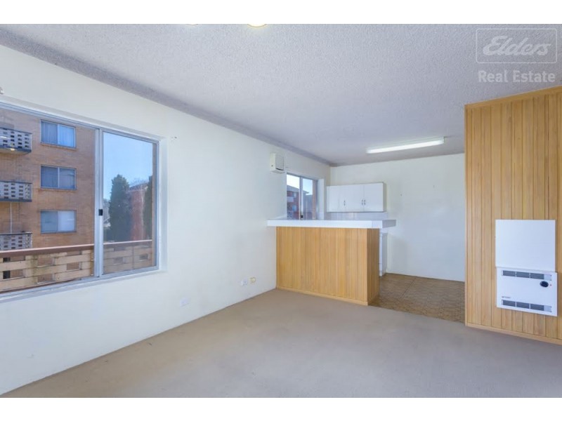 2/2 Booth Street, Queanbeyan East NSW 2620