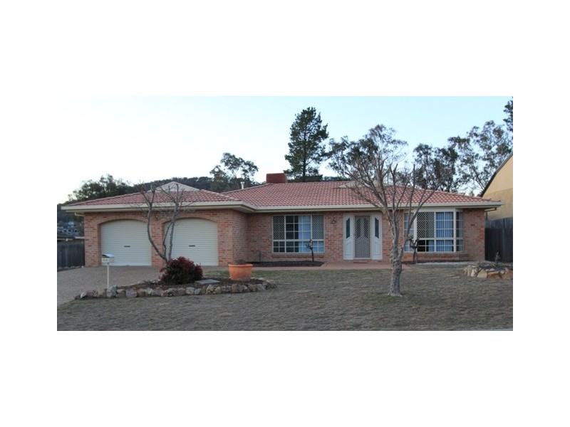 34 Maple Crescent, Jerrabomberra NSW 2619