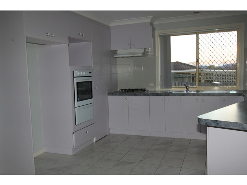 34 Maple Crescent, Jerrabomberra NSW 2619