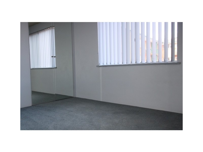 13/15 Crest Road, Queanbeyan NSW 2620