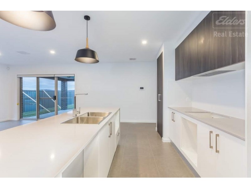 79 Hearne Street, Googong NSW 2620