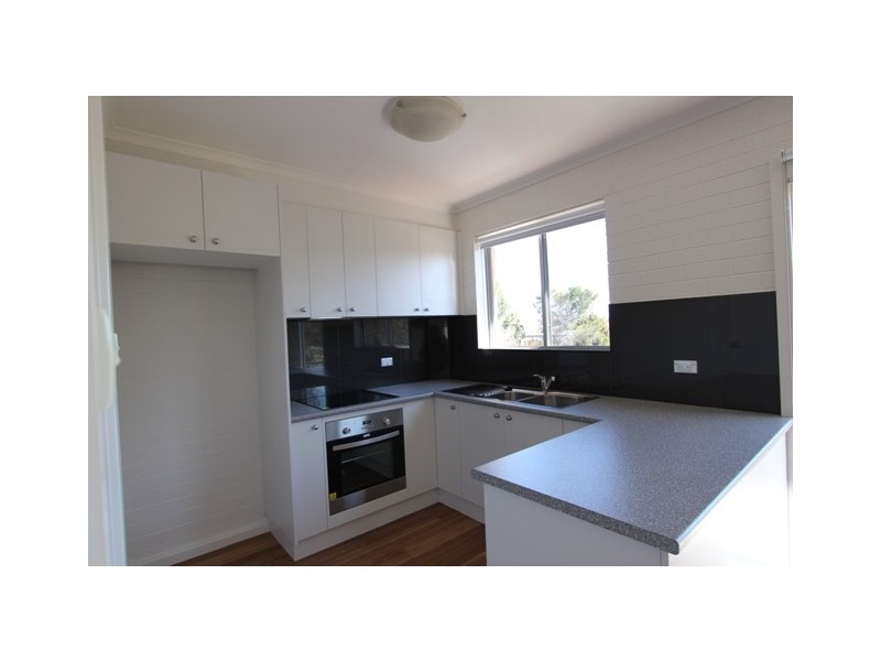 8/17 Mowatt Street, Queanbeyan NSW 2620