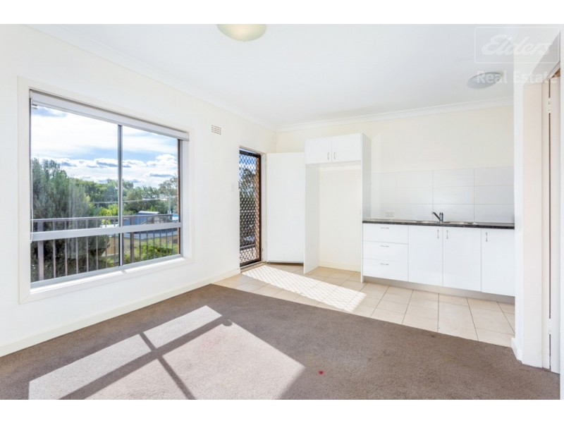 16/124 Henderson Road, Crestwood NSW 2620