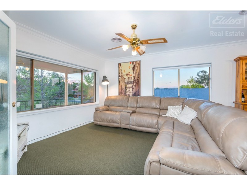 26 Naylor Street, Crestwood NSW 2620