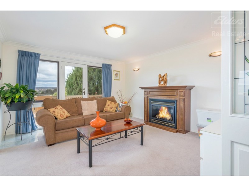7 Rowley Place, Crestwood NSW 2620