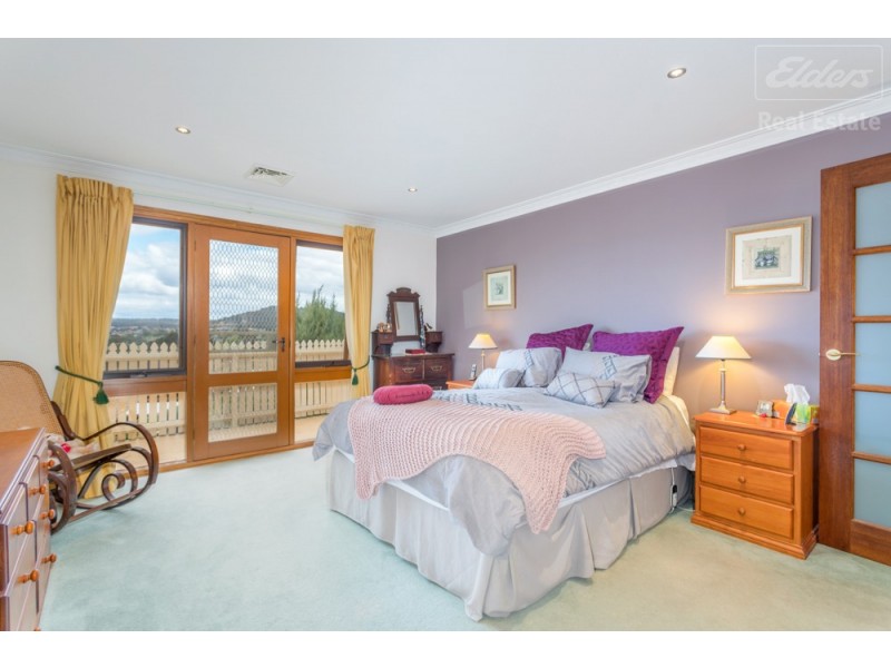 7 Rowley Place, Crestwood NSW 2620
