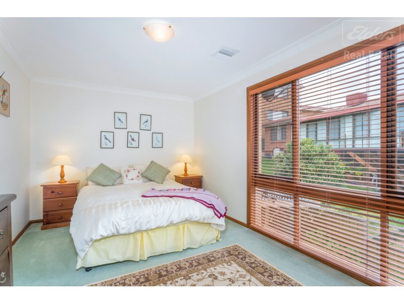 7 Rowley Place, Crestwood NSW 2620