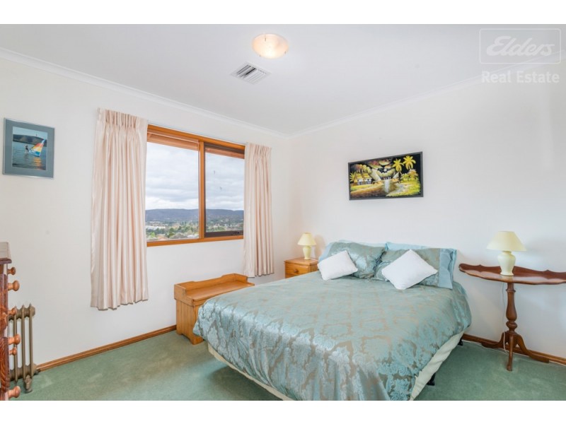 7 Rowley Place, Crestwood NSW 2620