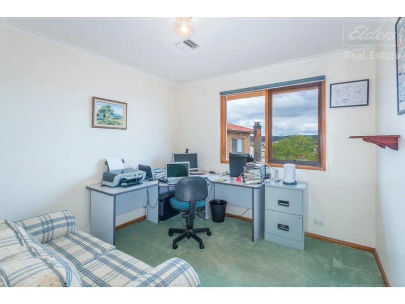 7 Rowley Place, Crestwood NSW 2620