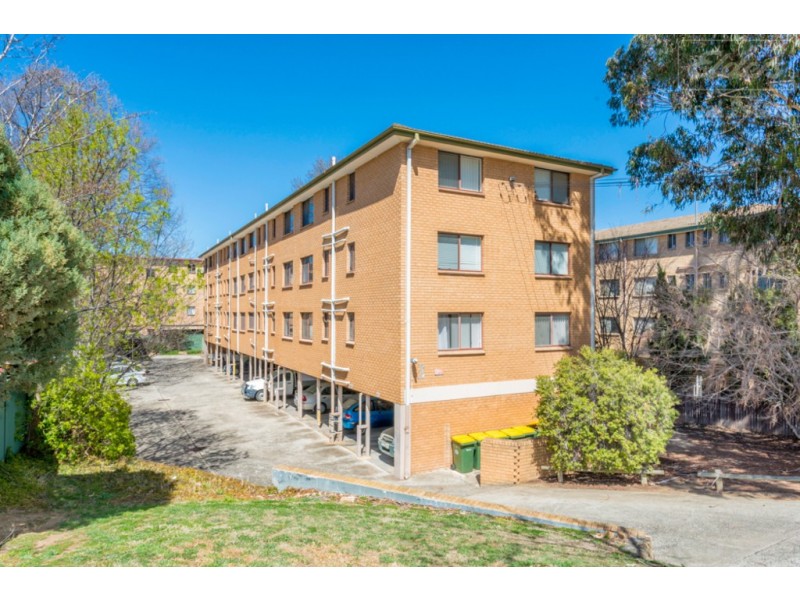 8/3 Mowatt Street, Queanbeyan East NSW 2620