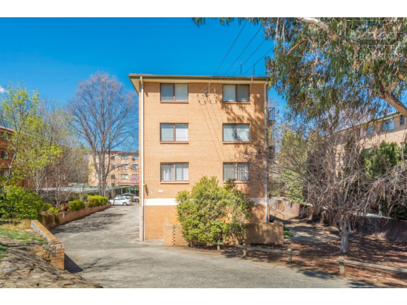 8/3 Mowatt Street, Queanbeyan East NSW 2620