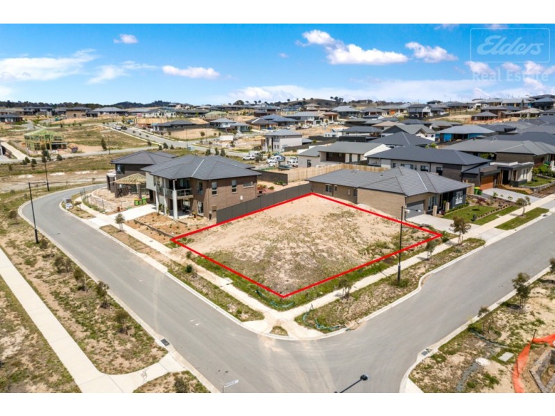 14 Leon Street, Googong NSW 2620