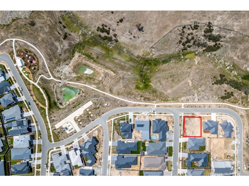 14 Leon Street, Googong NSW 2620