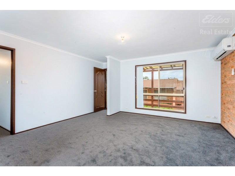 3/2 Lazarus Crescent, Queanbeyan West NSW 2620