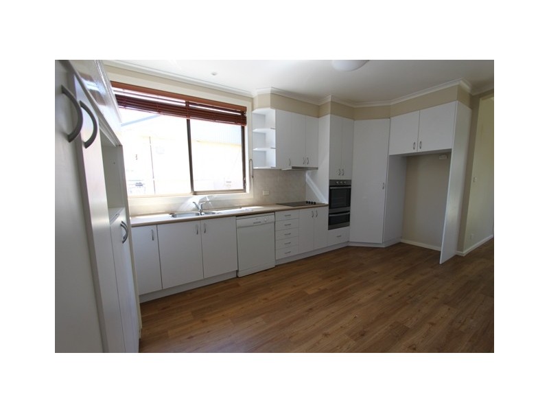 11 Hillbar Street, Queanbeyan NSW 2620