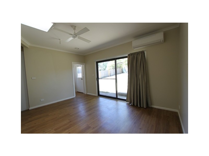 11 Hillbar Street, Queanbeyan NSW 2620