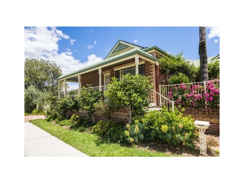 1/28 Macquoid Street, Queanbeyan NSW 2620