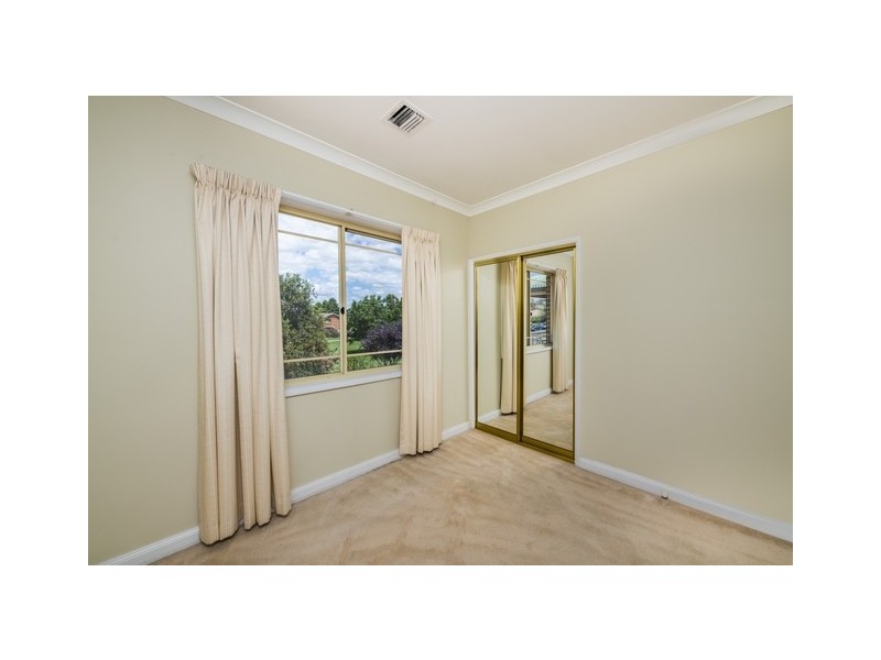 1/28 Macquoid Street, Queanbeyan NSW 2620