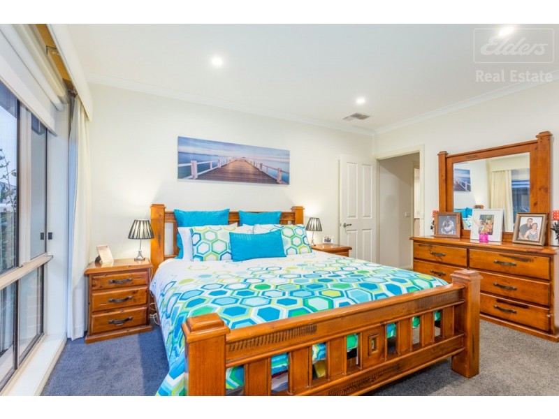32 Rockley Parade, Googong NSW 2620