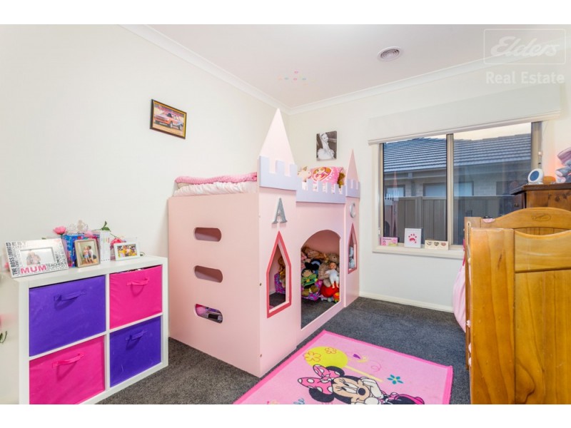 32 Rockley Parade, Googong NSW 2620