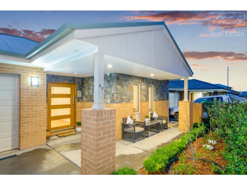 32 Rockley Parade, Googong NSW 2620