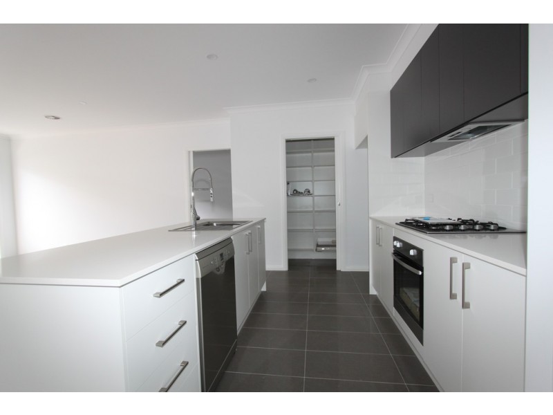 24 Tabrett Street, Googong NSW 2620