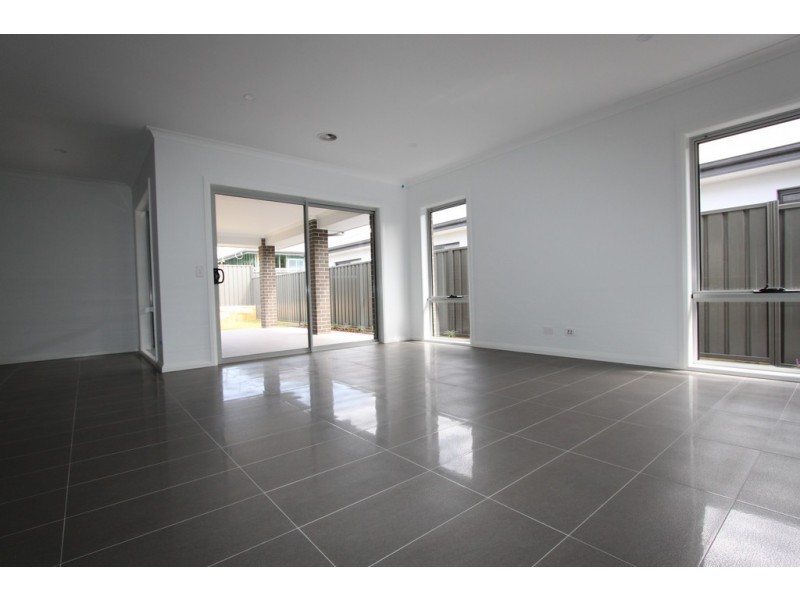 24 Tabrett Street, Googong NSW 2620