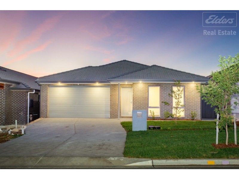 26 Zealie Bend, Googong NSW 2620