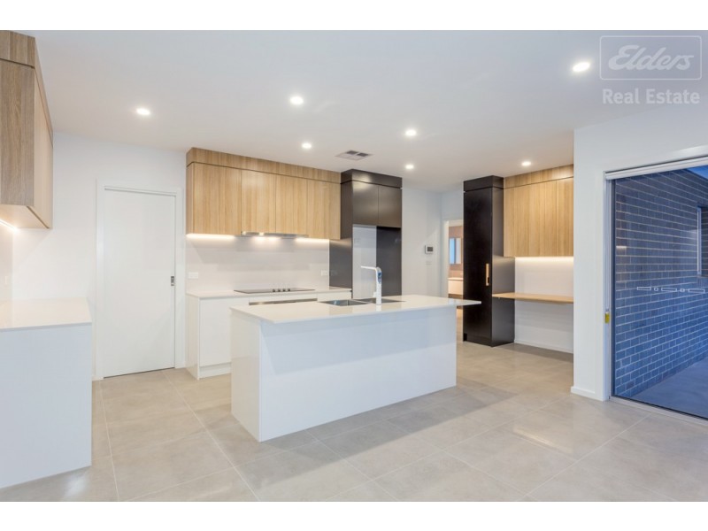 26 Zealie Bend, Googong NSW 2620