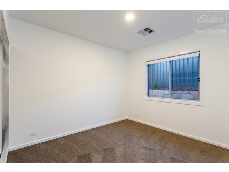 26 Zealie Bend, Googong NSW 2620