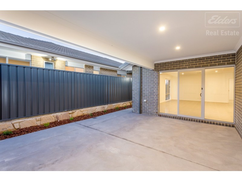 26 Zealie Bend, Googong NSW 2620