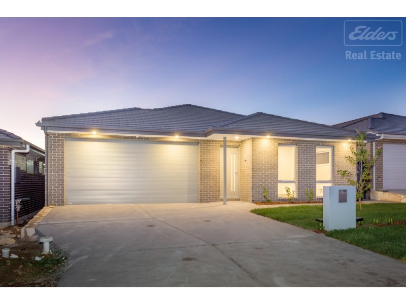 26 Zealie Bend, Googong NSW 2620