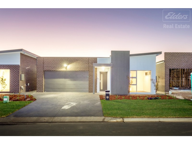 32 Zealie Bend, Googong NSW 2620