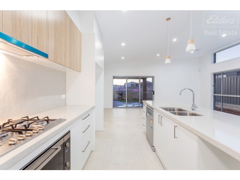 32 Zealie Bend, Googong NSW 2620