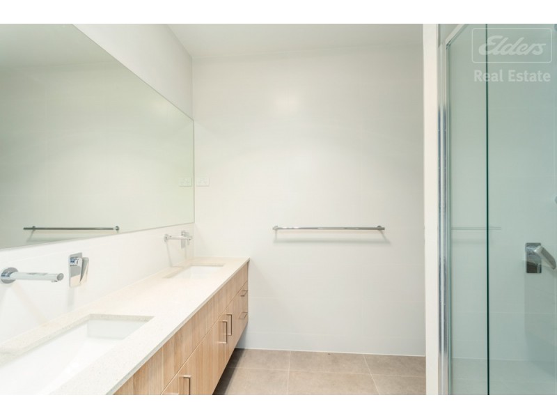 32 Zealie Bend, Googong NSW 2620